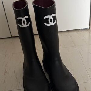 CHANEL Women's Black and White Winter Boots